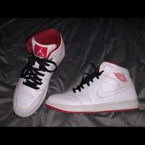 Jordan 1 Retro Mid White Gym Red Black